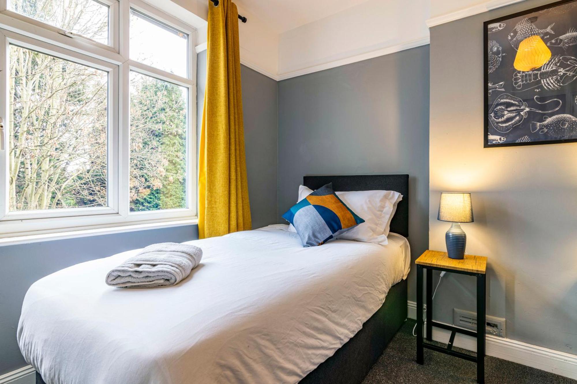 Lovely 4Bdr Home- Off Street Parking Sleeps 7 Nottingham Exterior foto